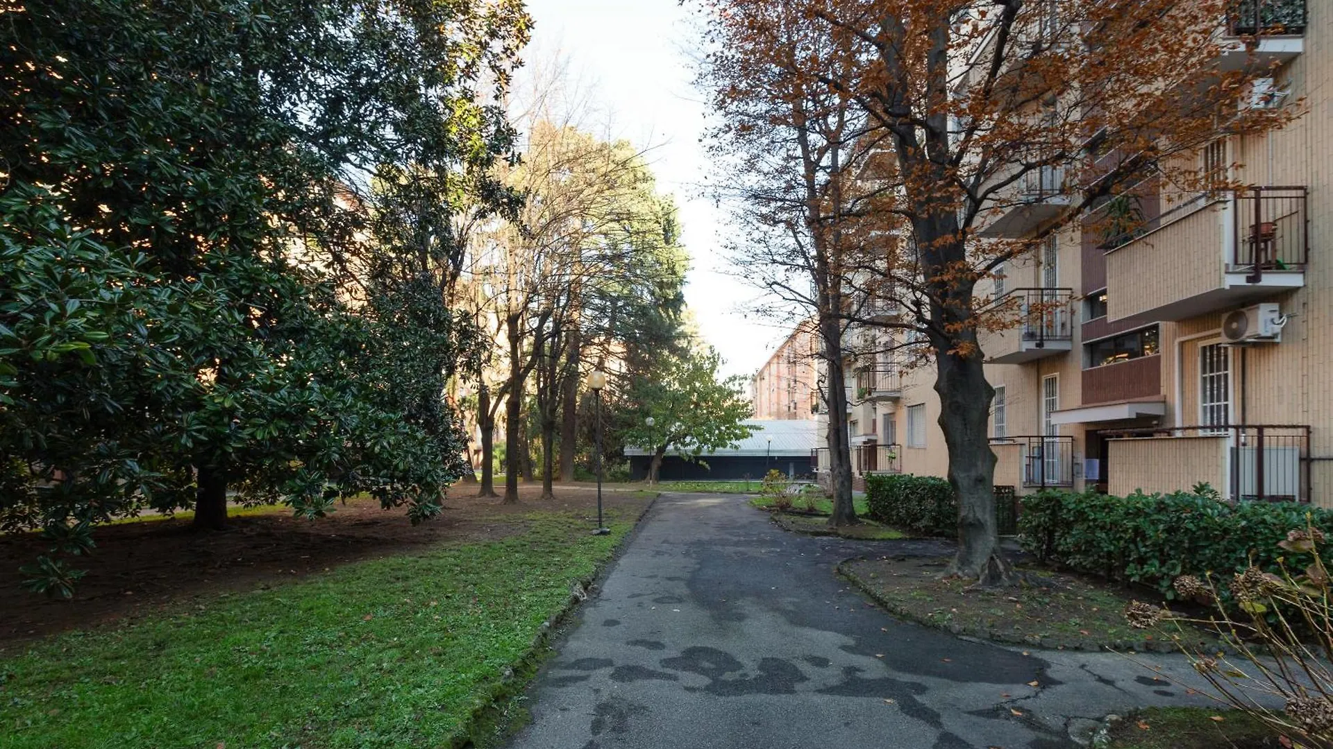 Milan-Linate Apartment With Balcony İtalya